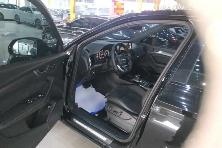 Used Audi Q5L Sportback 2022 Updated 40 TFSI Luxury Edition Driver Seat