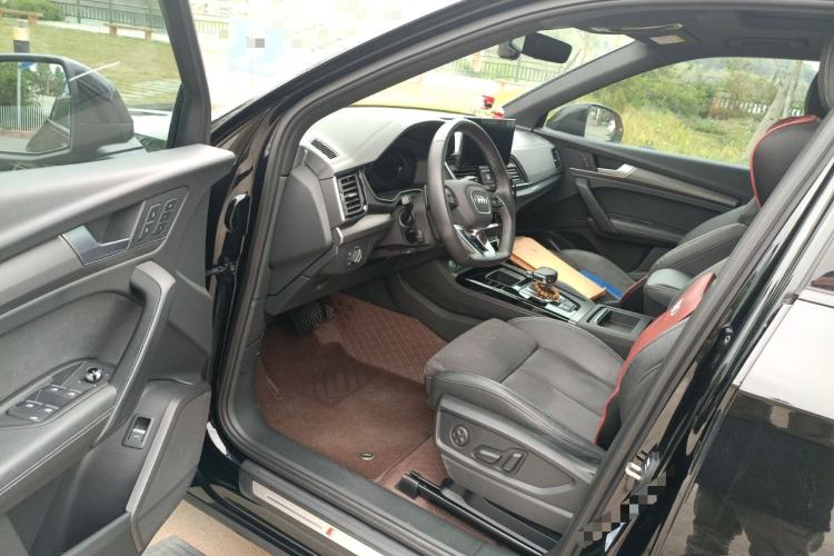 Used Audi Q5L Sportback 2022 Updated 40 TFSI Luxury Edition Driver Seat