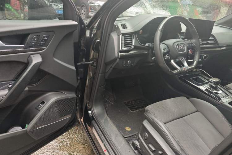 Used Audi Q5L Sportback 2022 Updated 45 TFSI Luxury Edition Driver Seat