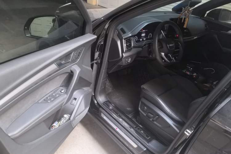 Used Audi Q5L Sportback 2022 45 TFSI Luxury Model Driver Seat
