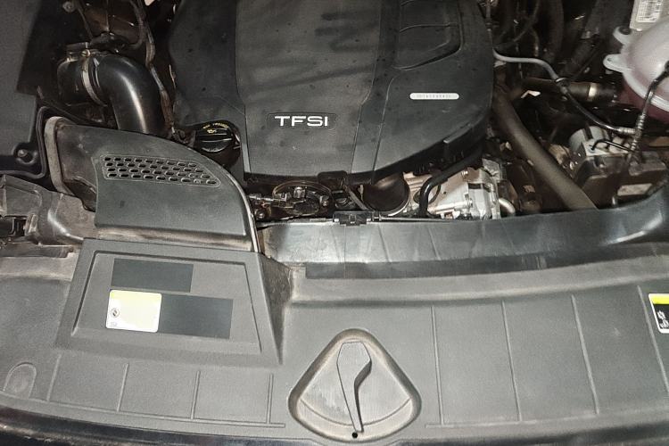 Used Audi Q5L Sportback 2022 40 TFSI Luxury Model Engine Bay