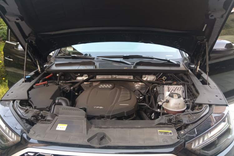 Used Audi Q5L Sportback 2022 Updated 45 TFSI Luxury Edition Engine Bay