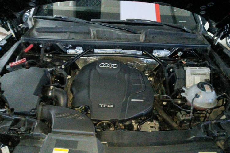 Used Audi Q5L Sportback 2022 40 TFSI Fashion Model Engine Bay