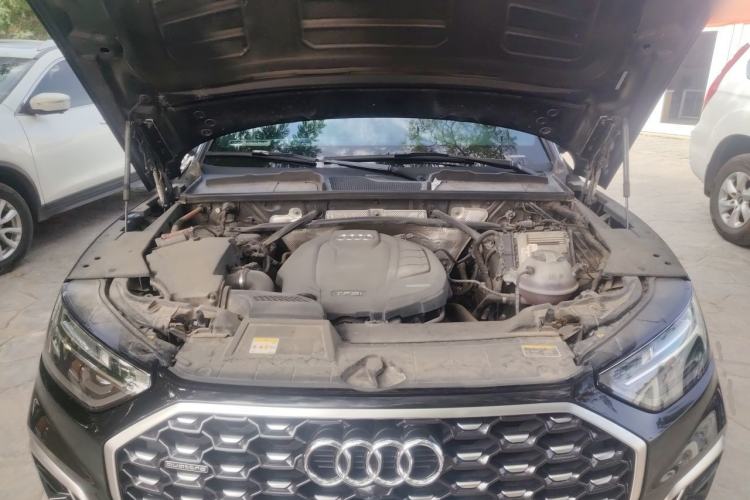 Used Audi Q5L Sportback 2022 40 TFSI Luxury Model Engine Bay