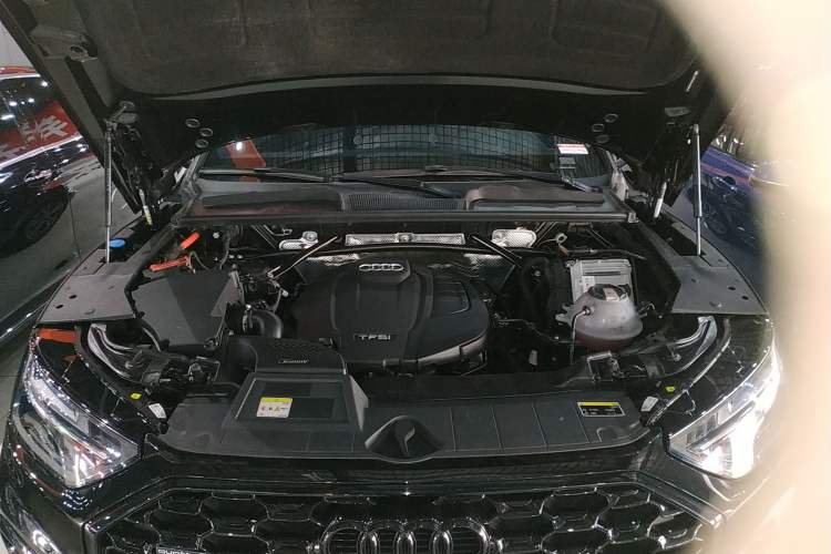 Used Audi Q5L Sportback 2022 Updated 40 TFSI Luxury Edition Engine Bay