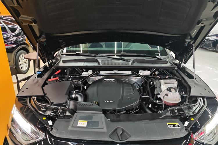Used Audi Q5L Sportback 2022 40 TFSI Fashion Model Engine Bay