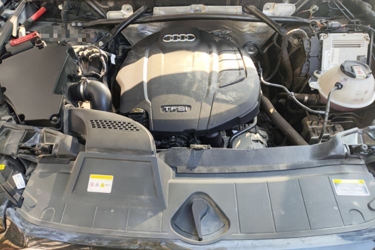 Used Audi Q5L Sportback 2022 40 TFSI Fashion Model Engine Bay