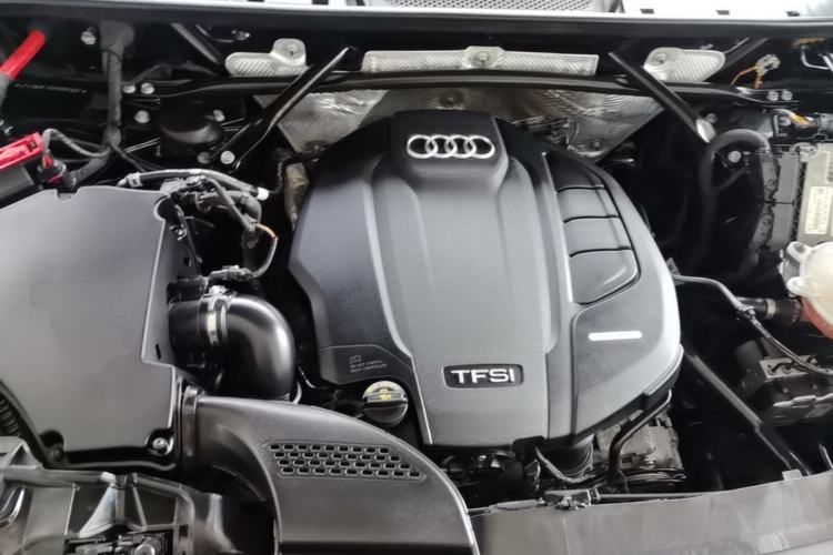 Used Audi Q5L Sportback 2022 40 TFSI Luxury Model Engine Bay