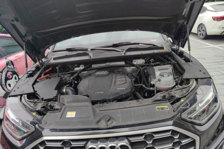 Used Audi Q5L Sportback 2022 40 TFSI Luxury Model Engine Bay