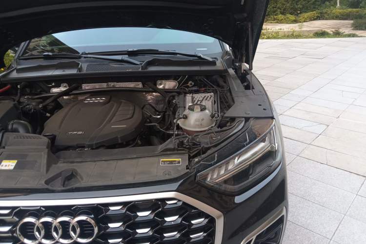 Used Audi Q5L Sportback 2022 Updated 45 TFSI Luxury Edition Engine Bay Left