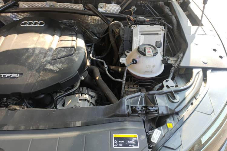Used Audi Q5L Sportback 2022 40 TFSI Fashion Model Engine Bay Left