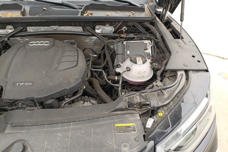 Used Audi Q5L Sportback 2022 Updated 40 TFSI Luxury Edition Engine Bay Left