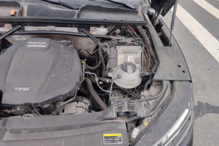 Used Audi Q5L Sportback 2022 Updated 40 TFSI Luxury Edition Engine Bay Left