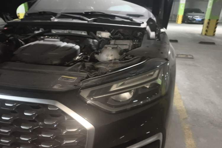 Used Audi Q5L Sportback 2022 40 TFSI Luxury Model Engine Bay Left