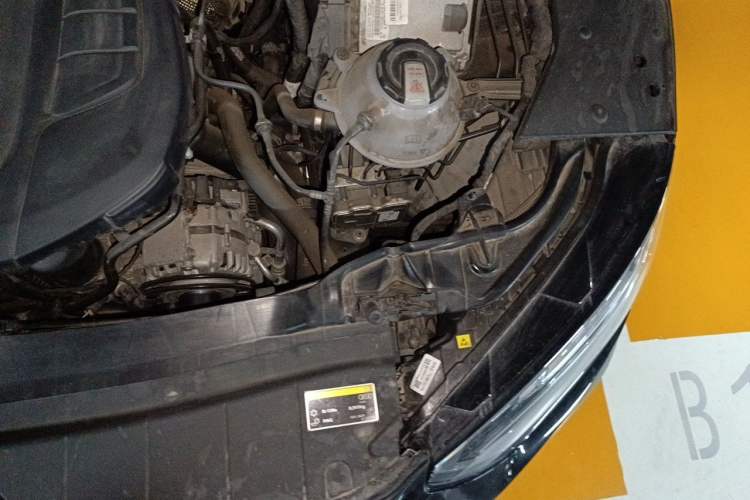 Used Audi Q5L Sportback 2022 40 TFSI Fashion Model Engine Bay Left