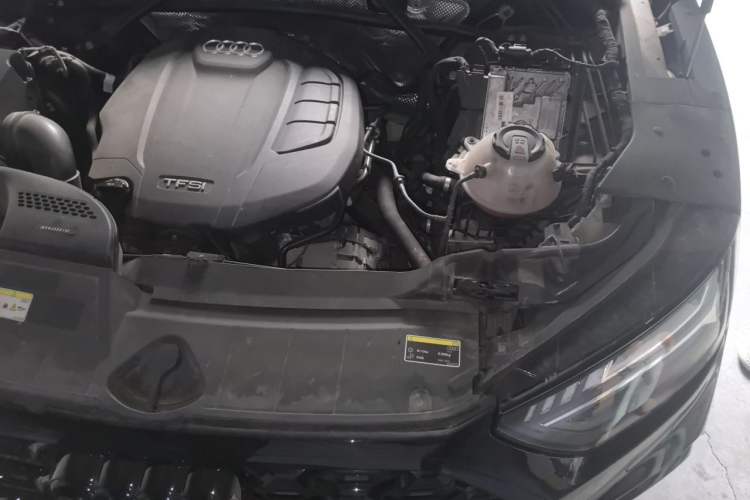 Used Audi Q5L Sportback 2022 45 TFSI Luxury Model Engine Bay Left