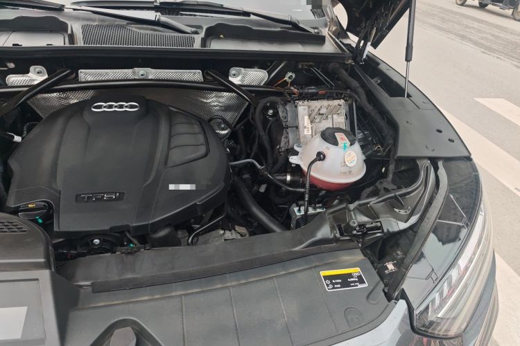 Used Audi Q5L Sportback 2022 45 TFSI Luxury Model Engine Bay Left