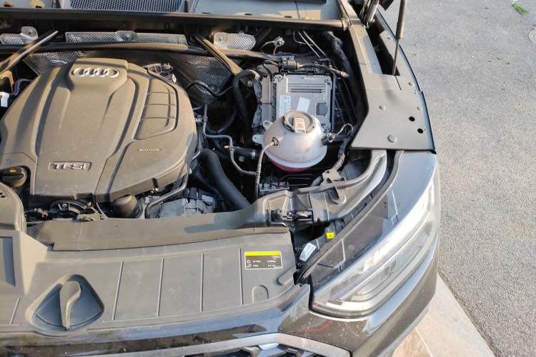 Used Audi Q5L Sportback 2022 40 TFSI Luxury Model Engine Bay Left