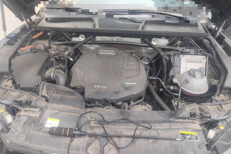 Used Audi Q5L Sportback 2022 40 TFSI Luxury Model Engine Bay
