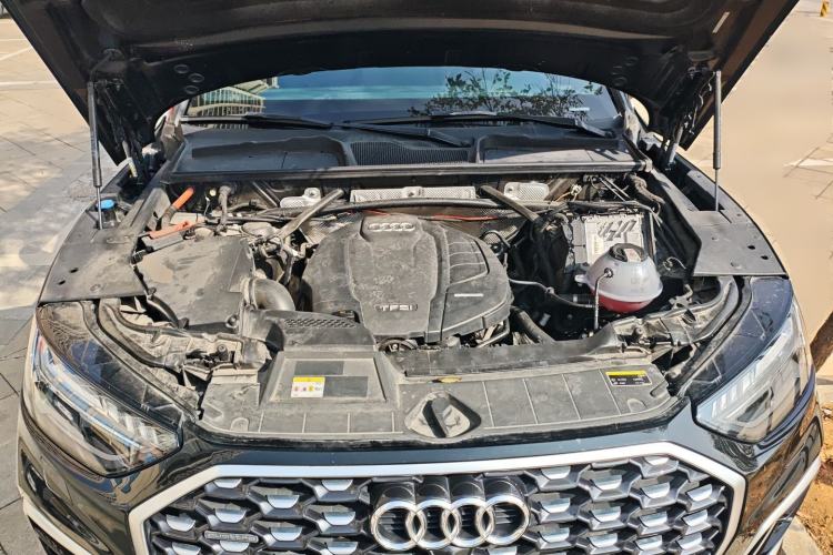 Used Audi Q5L Sportback 2022 45 TFSI Luxury Model Engine Bay