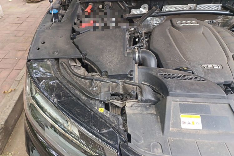 Used Audi Q5L Sportback 2022 40 TFSI Luxury Model Engine Bay Right