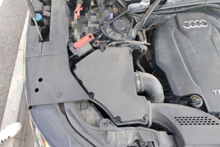 Used Audi Q5L Sportback 2022 45 TFSI Luxury Model Engine Bay Right