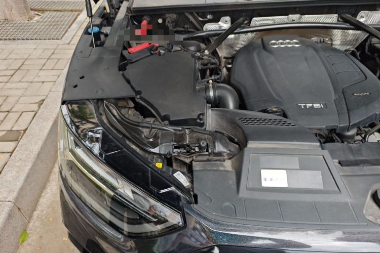 Used Audi Q5L Sportback 2022 Updated 40 TFSI Luxury Edition Engine Bay Right