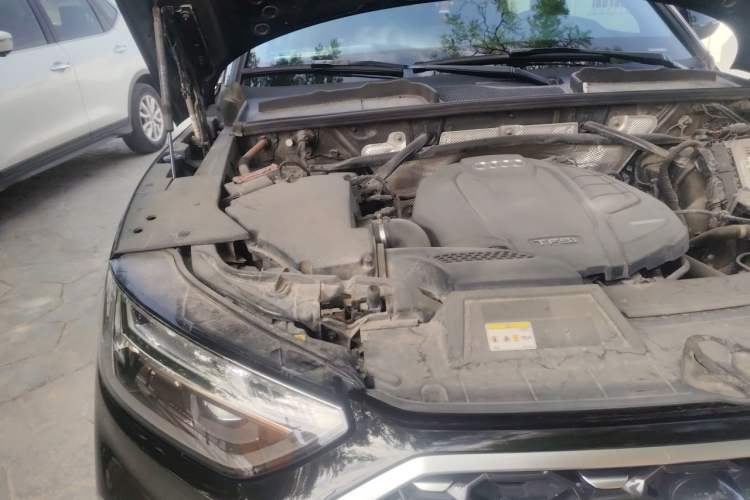 Used Audi Q5L Sportback 2022 40 TFSI Luxury Model Engine Bay Right
