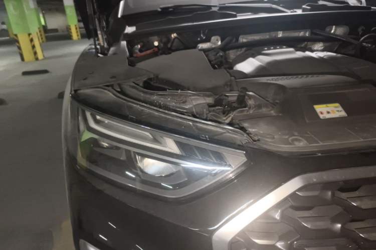 Used Audi Q5L Sportback 2022 40 TFSI Luxury Model Engine Bay Right