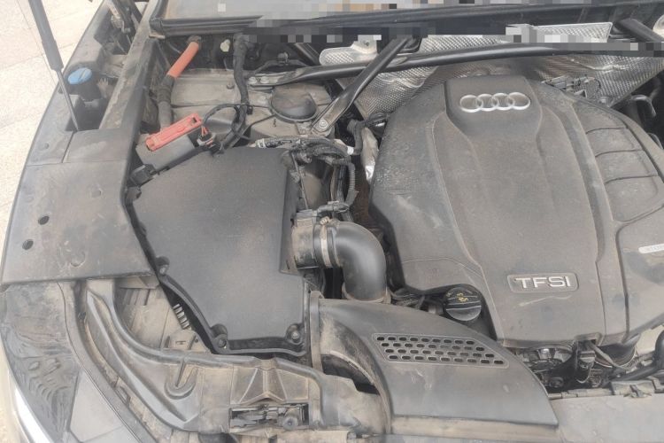 Used Audi Q5L Sportback 2022 40 TFSI Luxury Model Engine Bay Right