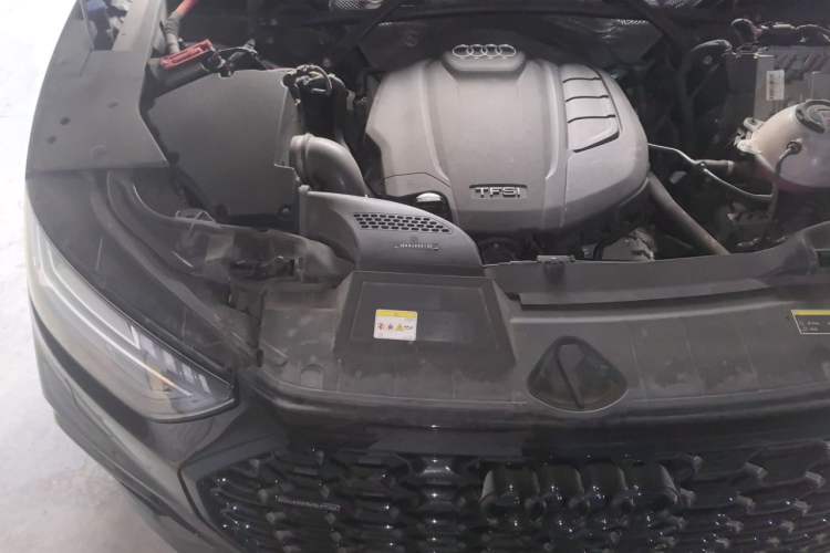 Used Audi Q5L Sportback 2022 45 TFSI Luxury Model Engine Bay Right