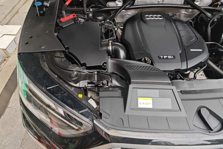 Used Audi Q5L Sportback 2022 40 TFSI Fashion Model Engine Bay Right