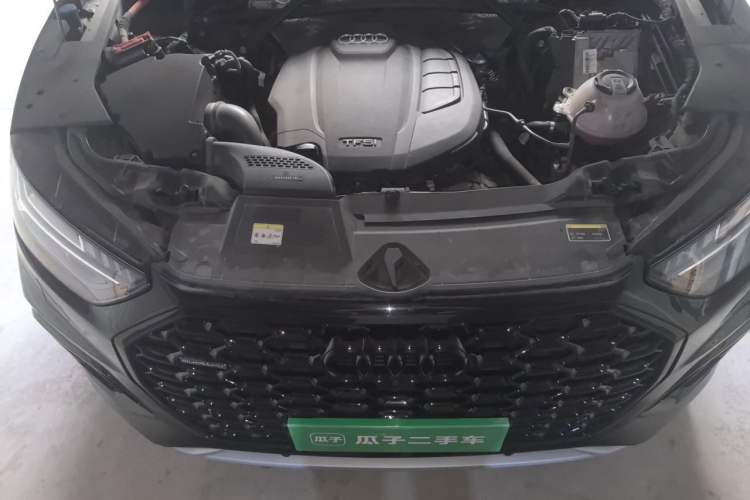Used Audi Q5L Sportback 2022 45 TFSI Luxury Model Engine Bay