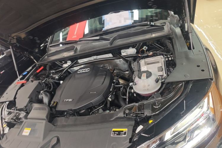 Used Audi Q5L Sportback 2022 40 TFSI Fashion Model Engine Bay
