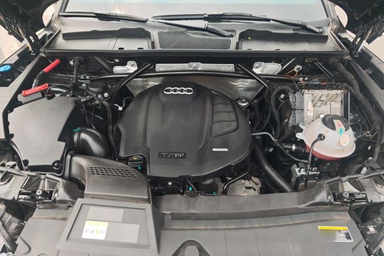 Used Audi Q5L Sportback 2022 45 TFSI Luxury Model Engine Bay