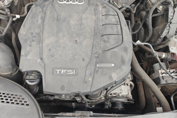 Used Audi Q5L Sportback 2022 40 TFSI Luxury Model Engine Bay
