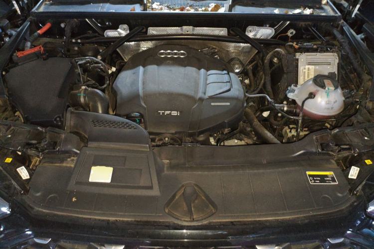 Used Audi Q5L Sportback 2022 40 TFSI Luxury Model Engine Bay