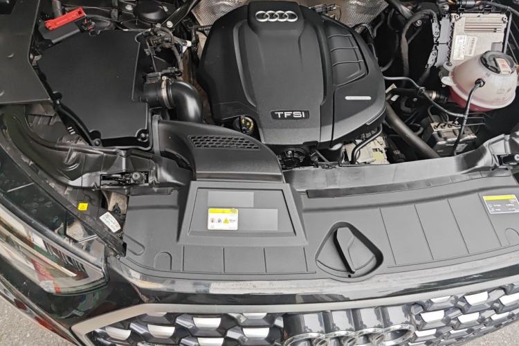 Used Audi Q5L Sportback 2022 40 TFSI Fashion Model Engine Bay