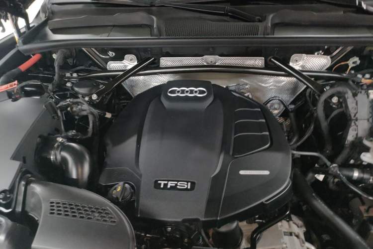Used Audi Q5L Sportback 2022 40 TFSI Fashion Model Engine Bay