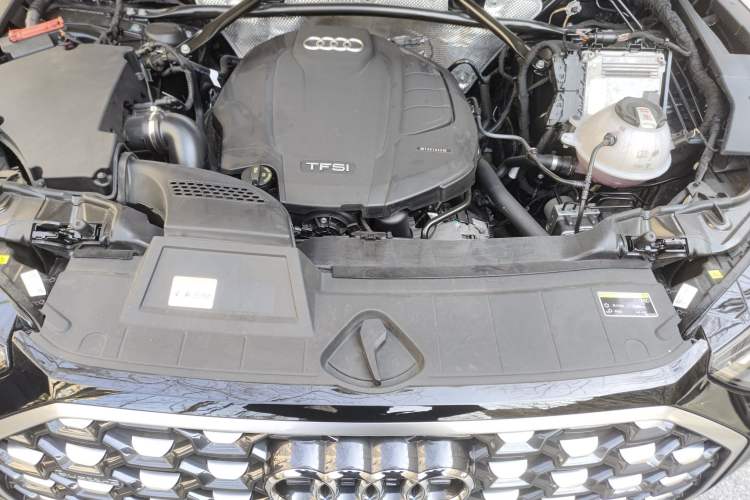 Used Audi Q5L Sportback 2022 40 TFSI Fashion Model Engine Bay