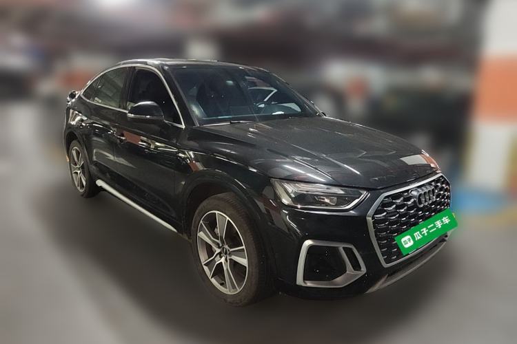 Used Audi Q5L Sportback 2022 40 TFSI Luxury Model Front Right 45 Deg