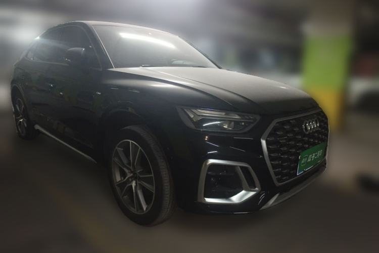 Used Audi Q5L Sportback 2022 40 TFSI Luxury Model Front Right 45 Deg