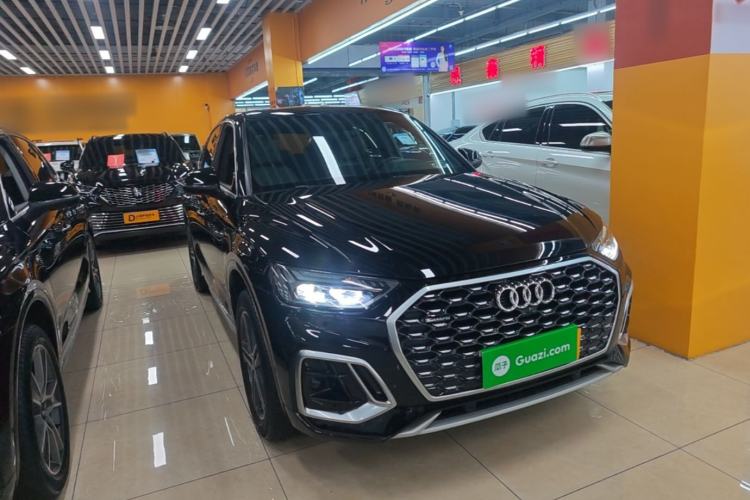 Used Audi Q5L Sportback 2022 40 TFSI Fashion Model Front Right 45 Deg