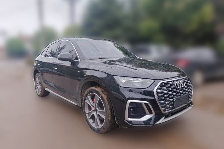 Used Audi Q5L Sportback 2022 40 TFSI Luxury Model Front Right 45 Deg