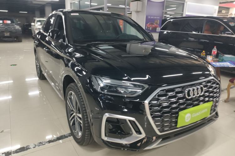 Used Audi Q5L Sportback 2022 40 TFSI Fashion Model Front Right 45 Deg