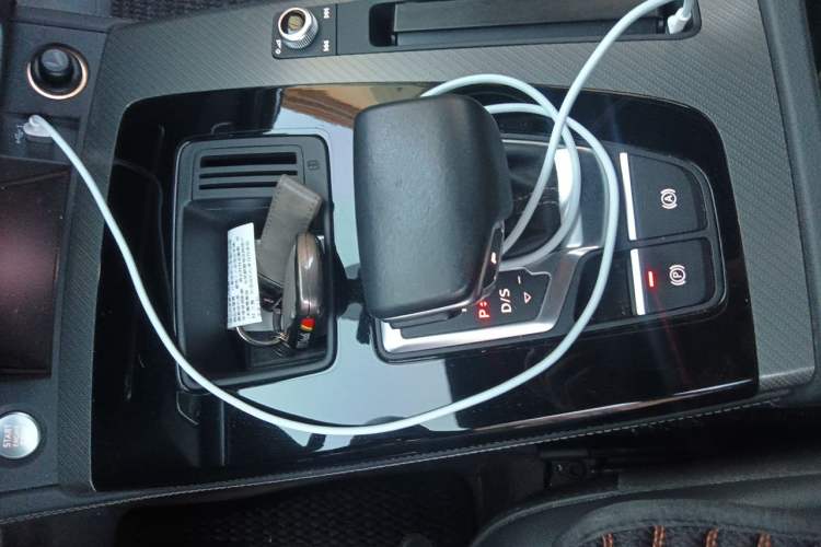 Used Audi Q5L Sportback 2022 Updated 45 TFSI Luxury Edition Gear Lever