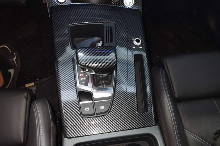 Used Audi Q5L Sportback 2022 Updated 40 TFSI Fashion Version Gear Lever