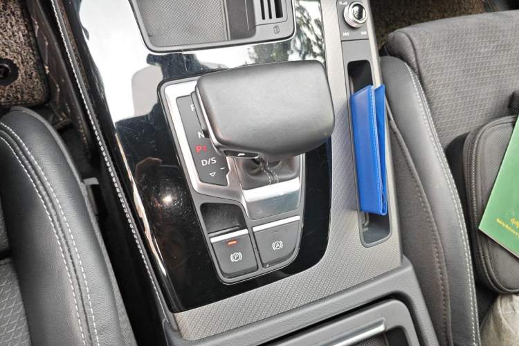 Used Audi Q5L Sportback 2022 45 TFSI Luxury Model Gear Lever