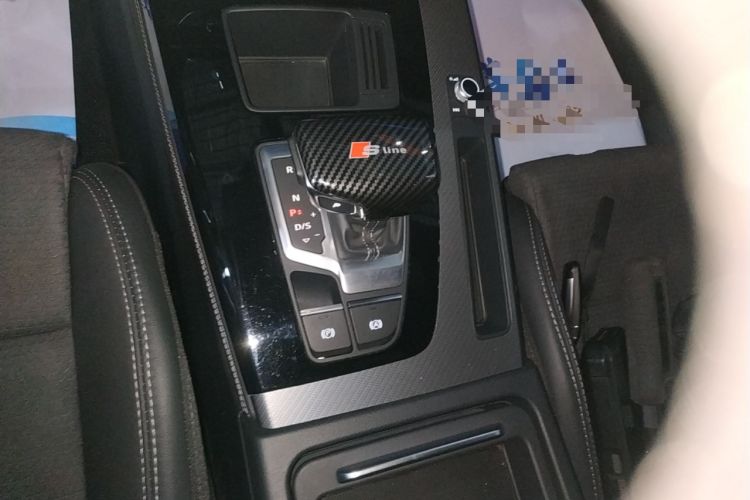 Used Audi Q5L Sportback 2022 Updated 40 TFSI Luxury Edition Gear Lever