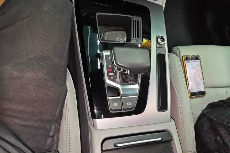 Used Audi Q5L Sportback 2022 40 TFSI Fashion Model Gear Lever